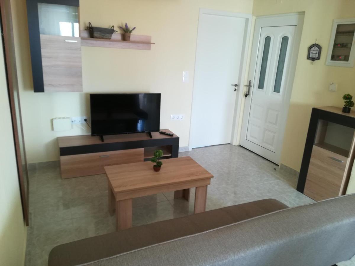 Happy Days Home Apartment Und Studio/Penthouse Ialysos  Ngoại thất bức ảnh