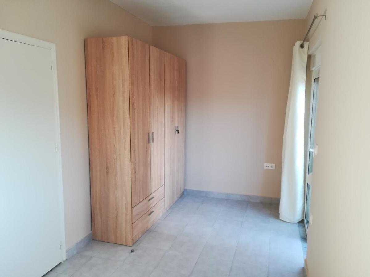 Happy Days Home Apartment Und Studio/Penthouse Ialysos  Ngoại thất bức ảnh