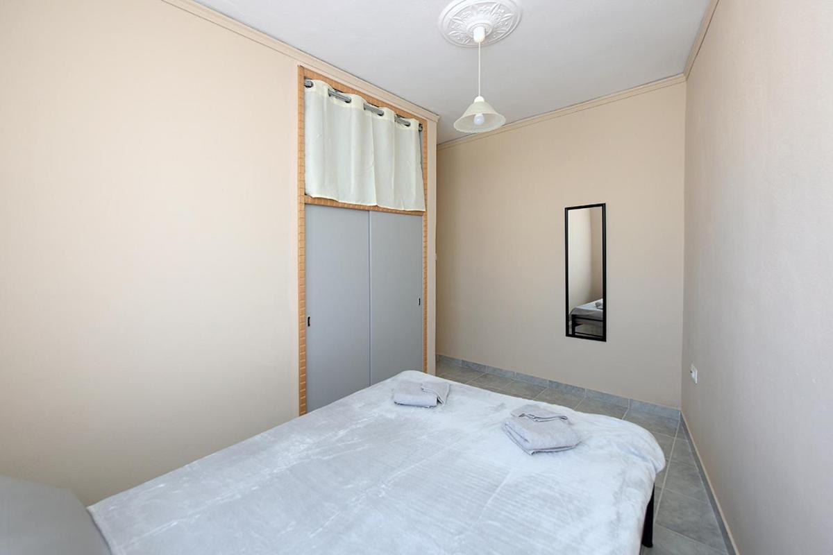 Happy Days Home Apartment Und Studio/Penthouse Ialysos  Ngoại thất bức ảnh