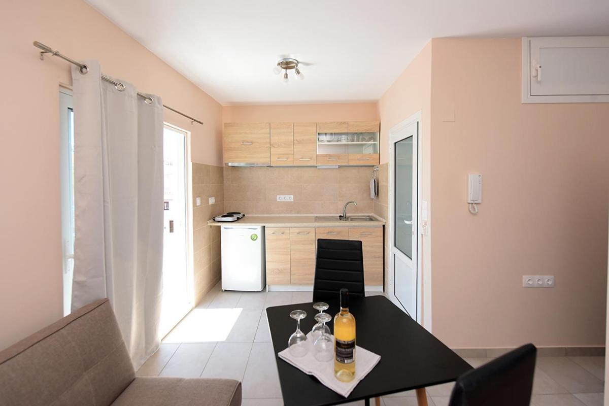 Happy Days Home Apartment Und Studio/Penthouse Ialysos  Ngoại thất bức ảnh