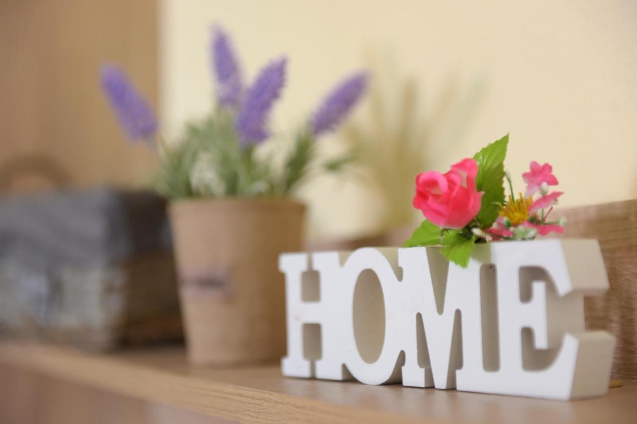Happy Days Home Apartment Und Studio/Penthouse Ialysos  Ngoại thất bức ảnh