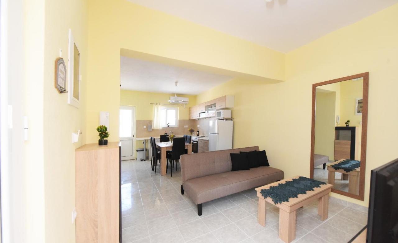 Happy Days Home Apartment Und Studio/Penthouse Ialysos  Ngoại thất bức ảnh