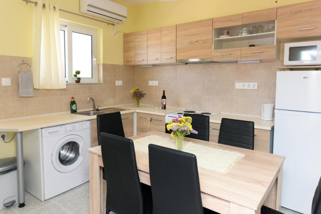 Happy Days Home Apartment Und Studio/Penthouse Ialysos  Ngoại thất bức ảnh